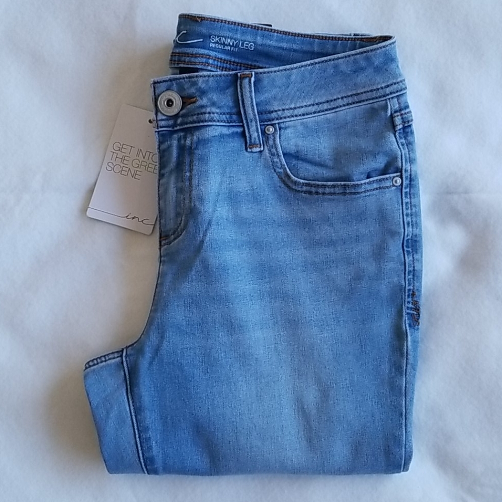 NWT IINC Skinny Leg Reg Fit Wid Rise Jeans